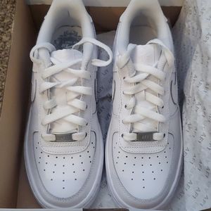 Nike Air Force 1s, Low